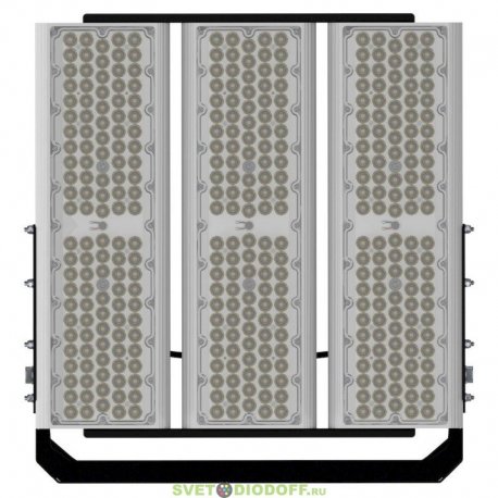 Светодиодный прожектор для спортивных объектов, портов и тд Плазма 750 L V, 750Вт, 129900Лм, 4000К, оптика 40°